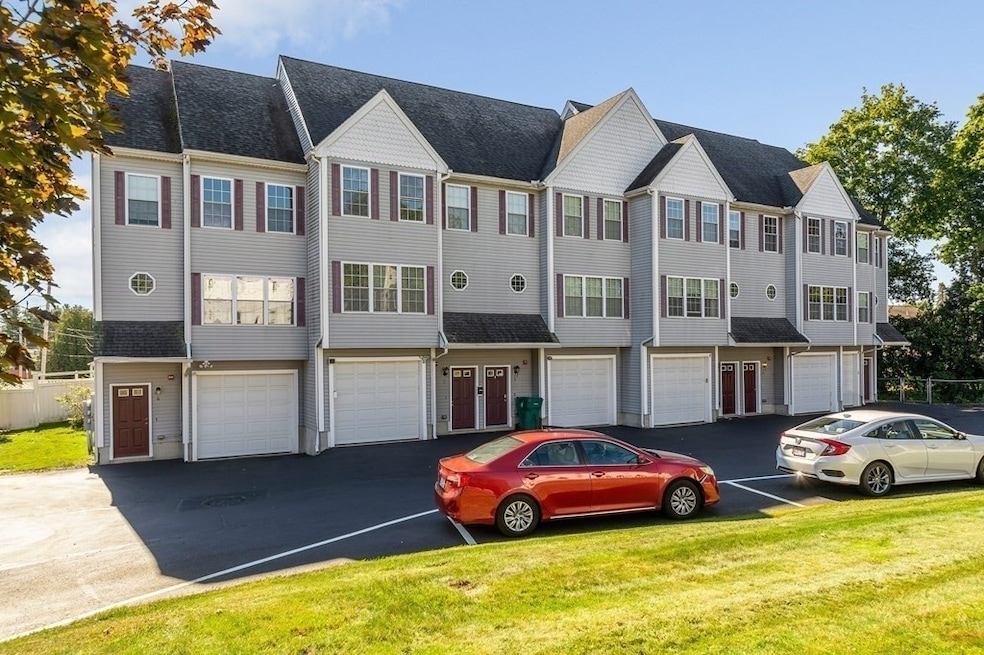 432 Hildreth St unit 5, Lowell, MA 01850 - photo 1