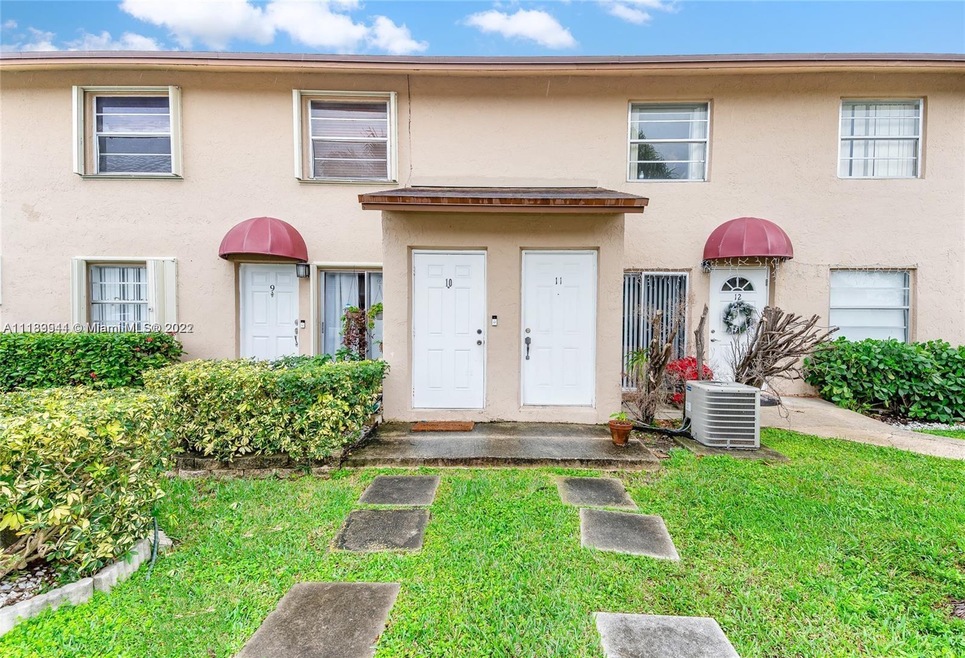 15280 SW 80th St unit 11, Miami, FL 33193 - photo 1