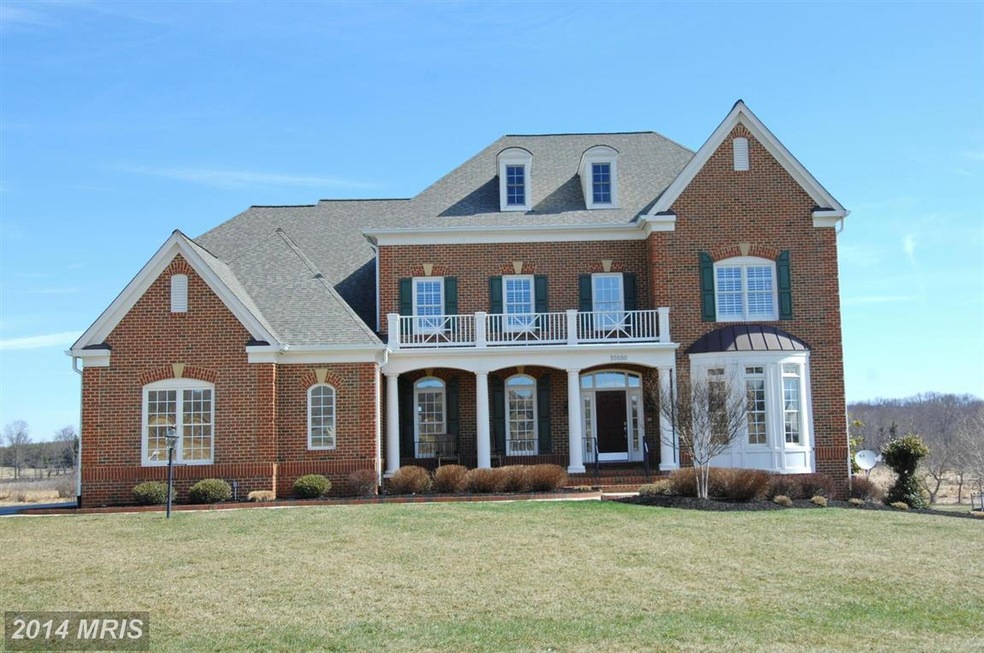 35550 Greyfriar Dr, Round Hill, VA 20141 - photo 1