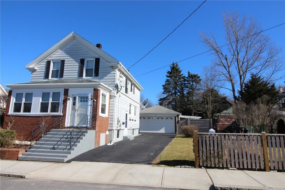 4 Vaughan Ave, Newport, RI 02840 - photo 1