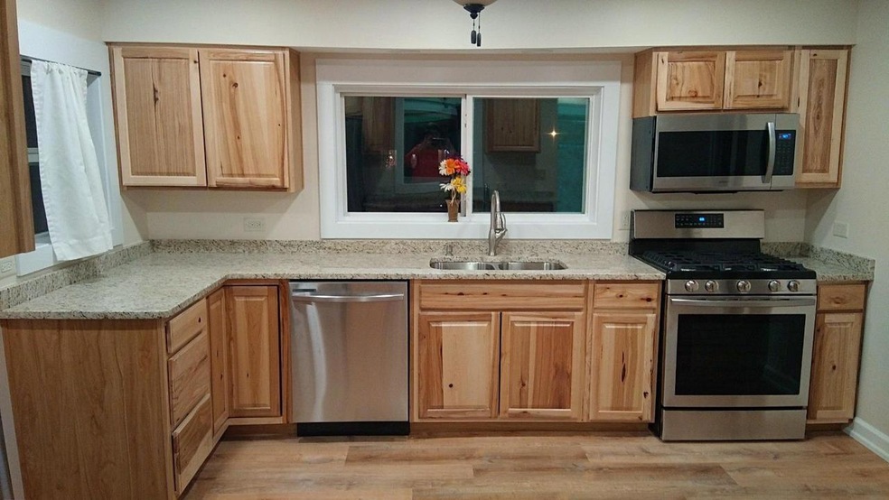 148 Fontana Ave, Fontana, WI 53125 - photo 1