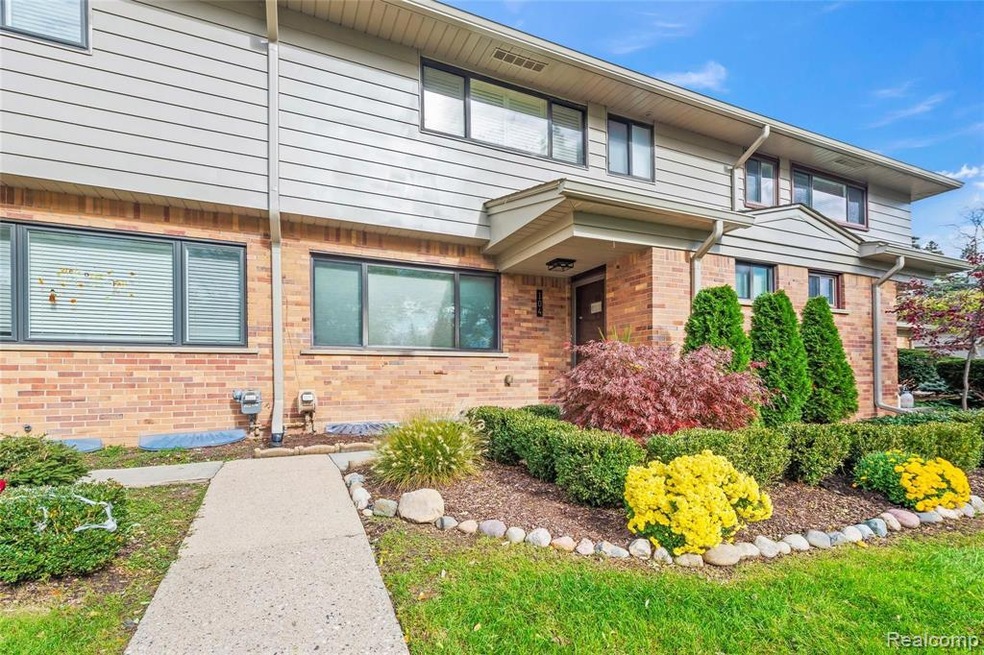 Hommati.com-104_E_Hickory_Grove_Rd_MI-11-02-2021-1