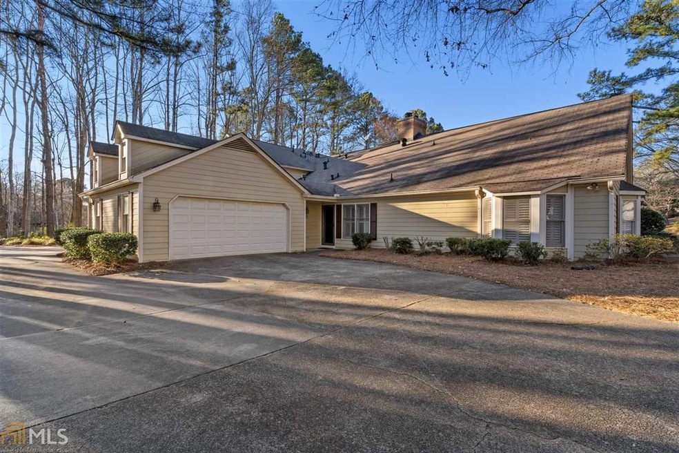 147 Great Oaks Ln, Roswell, GA 30075 - photo 1