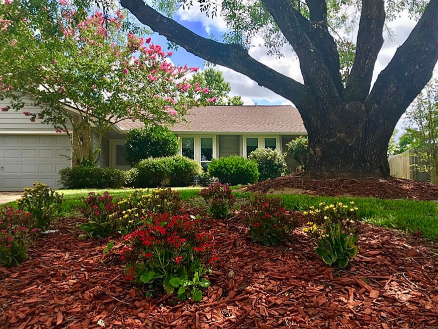 6402 Menwood Cir, Houston, TX 77088 - photo 1