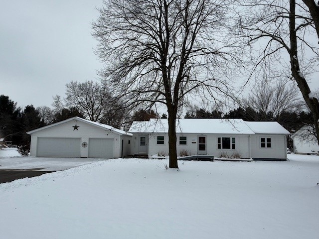 5217 E Hamilton Ave, Eau Claire, WI 54701 - photo 1