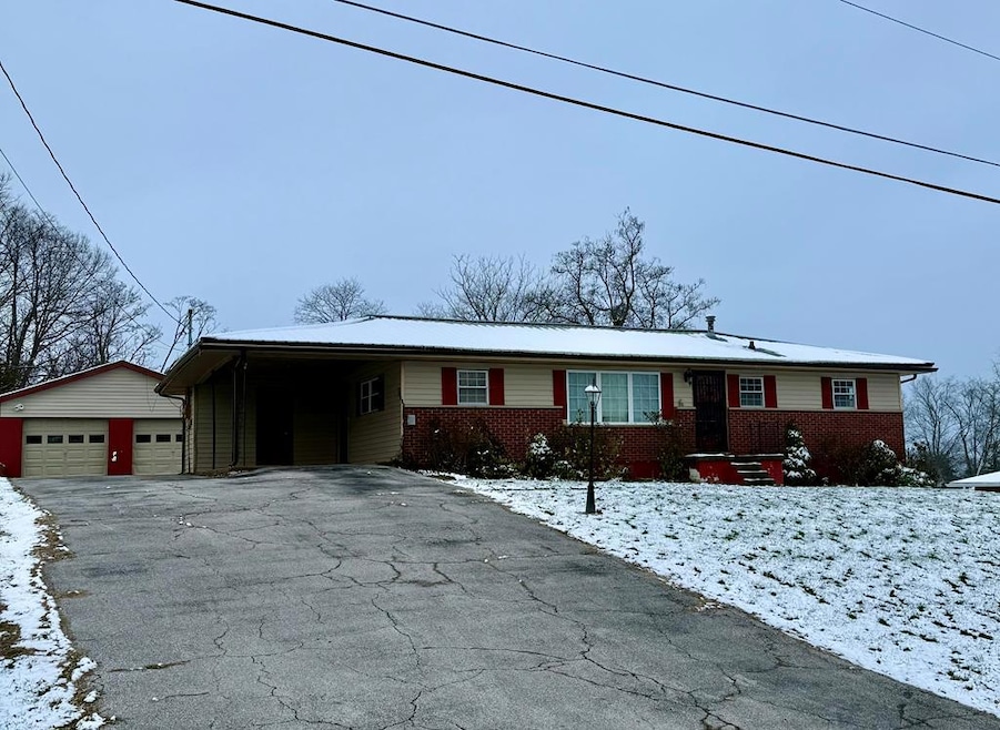 2302 Hill-N-dale Dr, Maysville, KY 41056 - photo 1