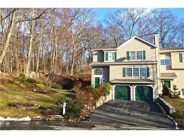 WELCOME TO 24 WARREN DRIVE - YOUR PRIVATE OASIS!