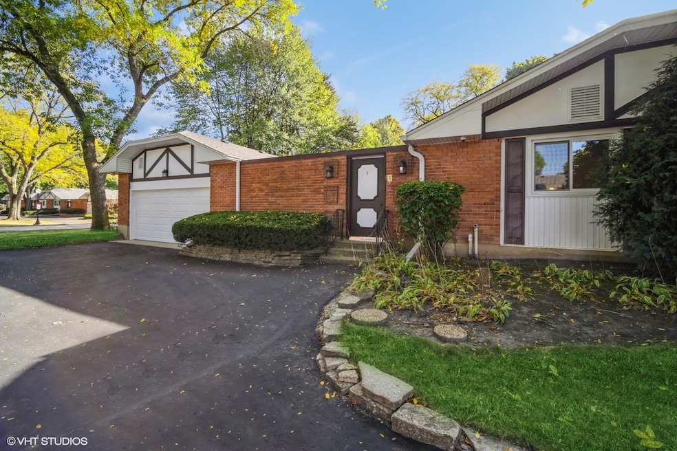 1 Windermere on Duxbury, Rolling Meadows, IL 60008 - photo 1