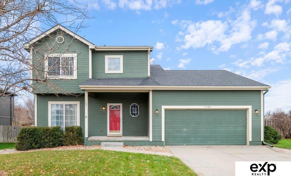 1702 Kelsey St, Papillion, NE 68046 - photo 1