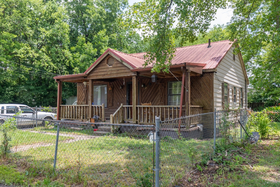 1502 E 49th-1