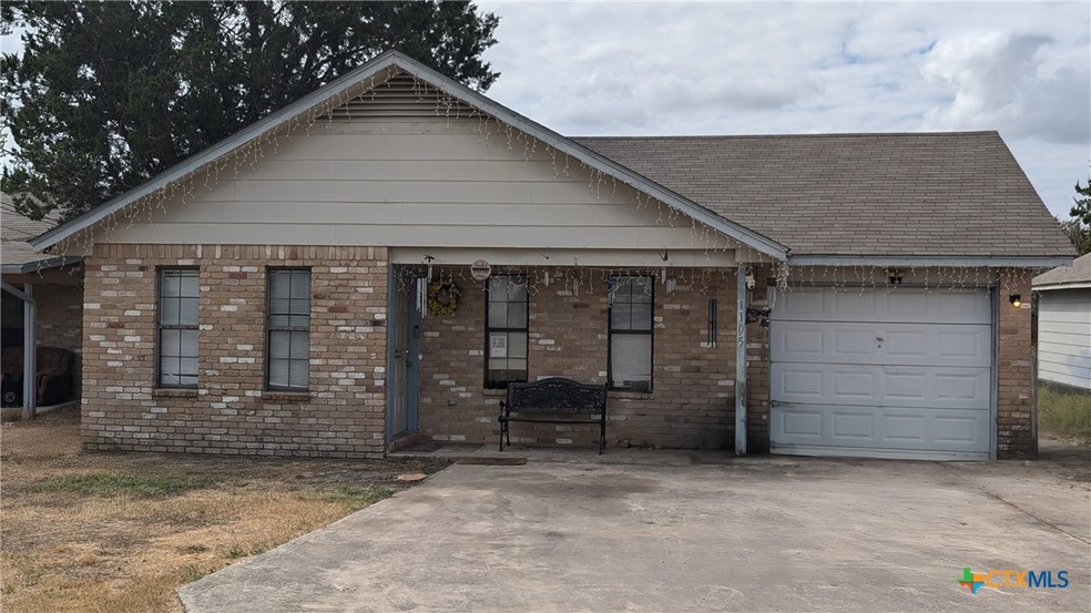 1105 N Bishop St, San Marcos, TX 78666 - photo 1