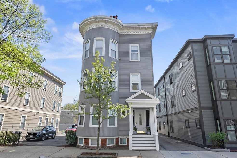 Sold $1,130,000 • Co-Listing Agent