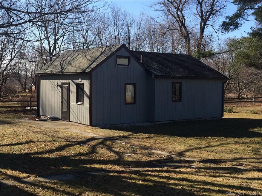 16 South St unit Rear, Morris, CT 06763 - photo 1