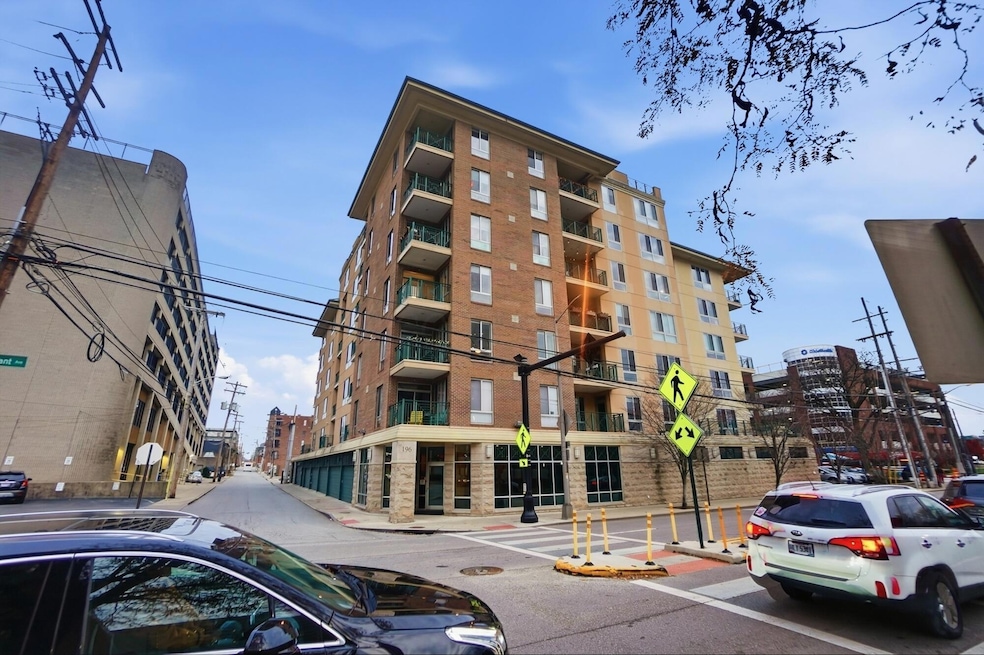 196 S Grant Ave unit 505, Columbus, OH 43215 - photo 1