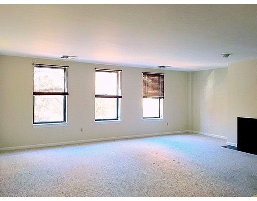 33 Chestnut St unit 104, Boston, MA 02108 - photo 1