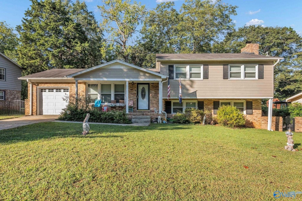 11406 Maplecrest Dr SE, Huntsville, AL 35803 - photo 1