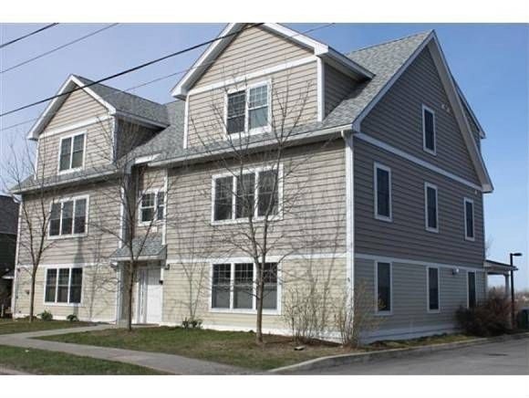 354 Manhattan Dr unit 2, Burlington, VT 05401 - photo 1