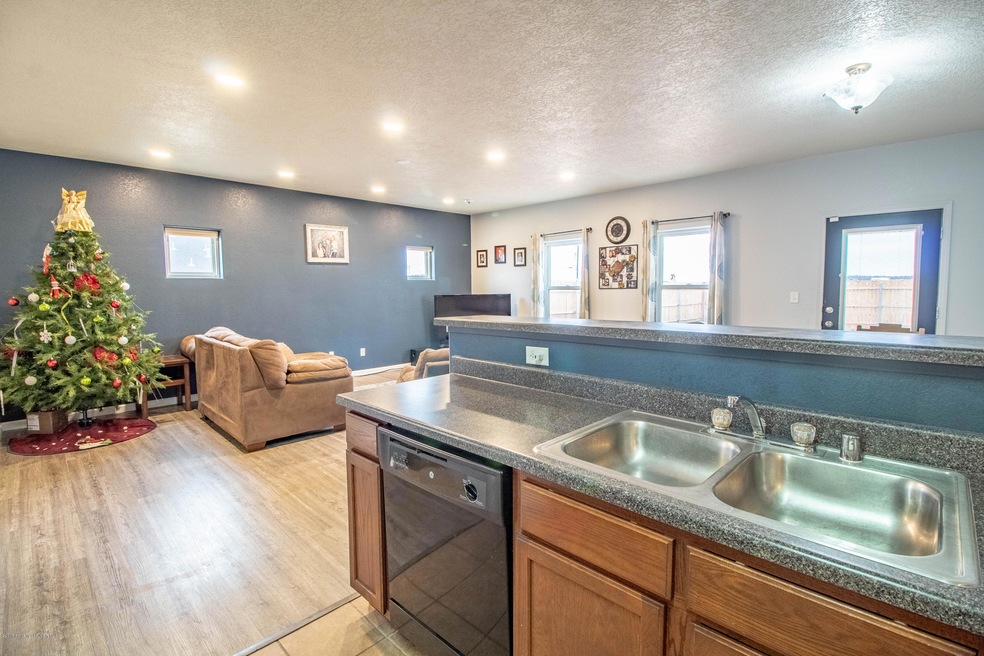 1361 Katherine Ave, Farmington, NM 87401 - photo 1