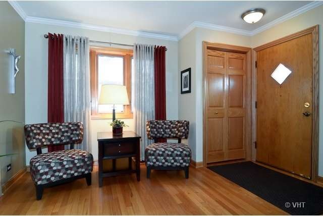 1216 Wayne Dr, Des Plaines, IL 60018 - photo 1