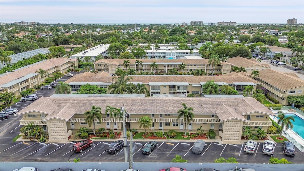 2111 NE 42nd Ct unit 201W, Lighthouse Point, FL 33064 - photo 1