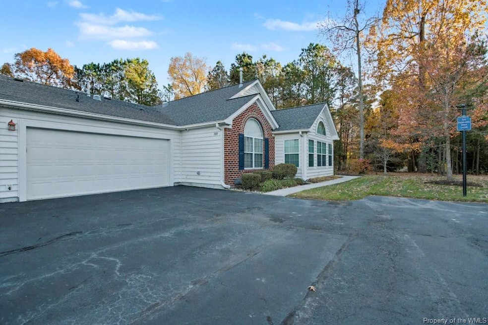 103 Horatio Gates Dr, Yorktown, VA 23690 - photo 1