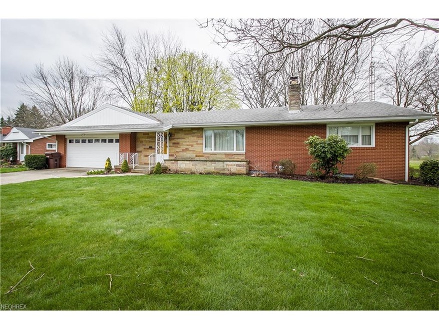 Welcome to 2650 Chaucer Drive NE!