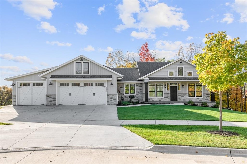 What great curb appeal! And the views are to die f
