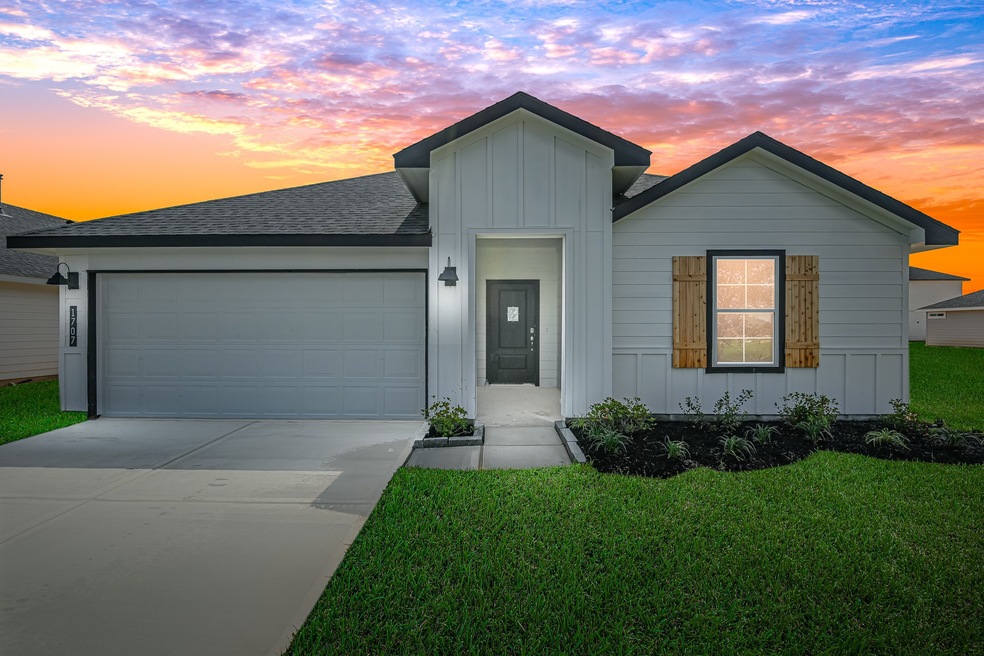 1707 Perch St, Alvin, TX 77511 - photo 1