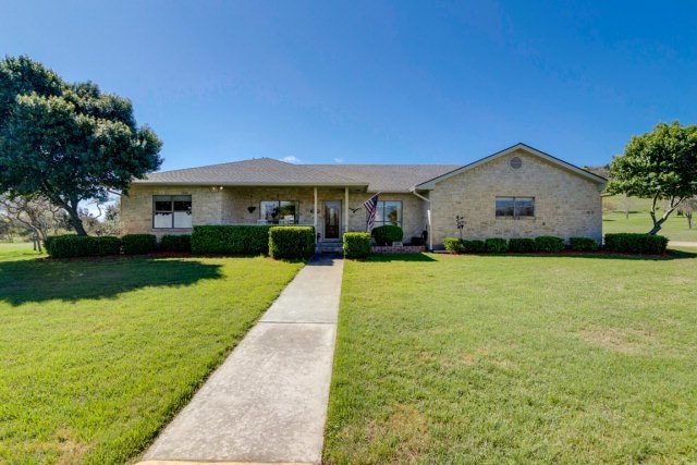 1360 Southwoods Dr, Fredericksburg, TX 78624 - photo 1