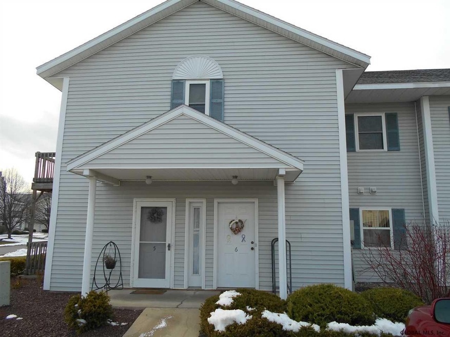 905 Cambridge Manor Dr, Schenectady, NY 12302 - photo 1