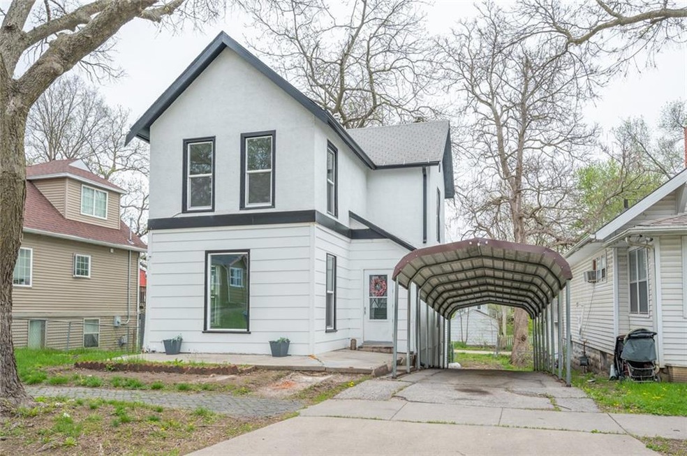 3223 3rd St, Des Moines, IA 50313 - photo 1