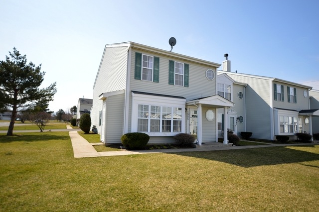 1905 Cherrywood Ct, Joliet, IL 60435 - photo 1