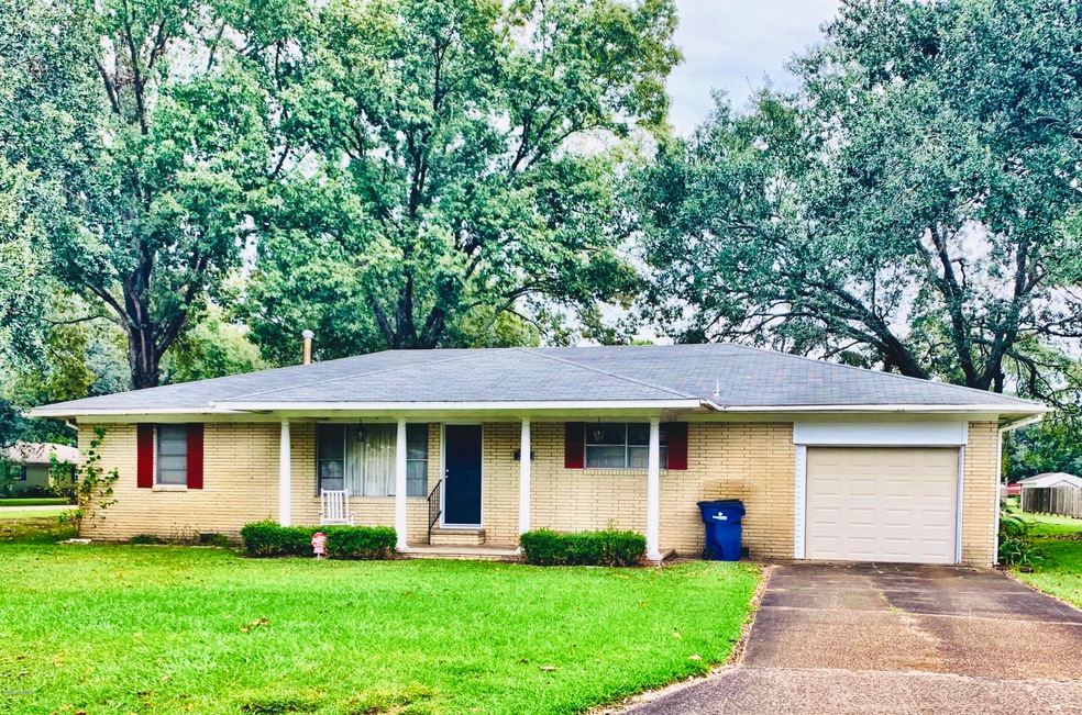 200 Great Slave Ave, Eunice, LA 70535 - photo 1