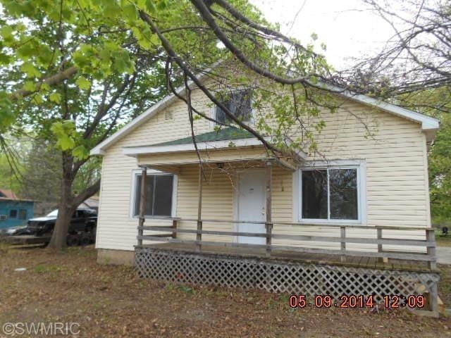 69945 S Nottawa Rd, Sturgis, MI 49091 - photo 1