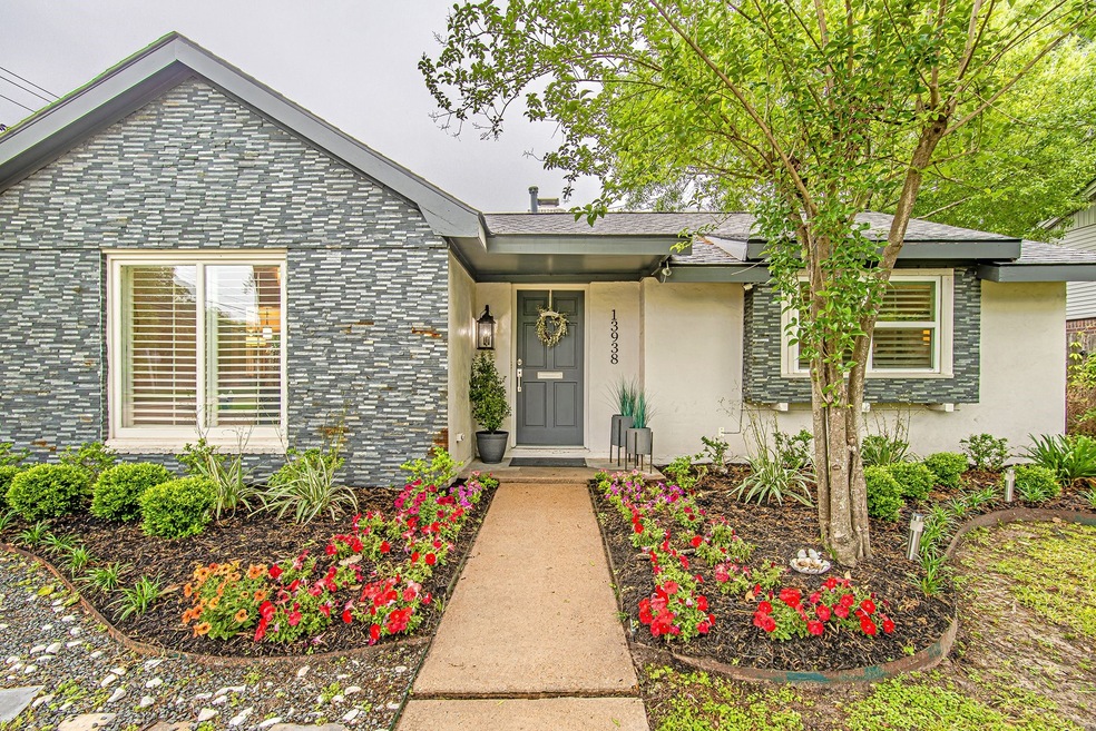 13938 Britoak Ln, Houston, TX 77079 - photo 1