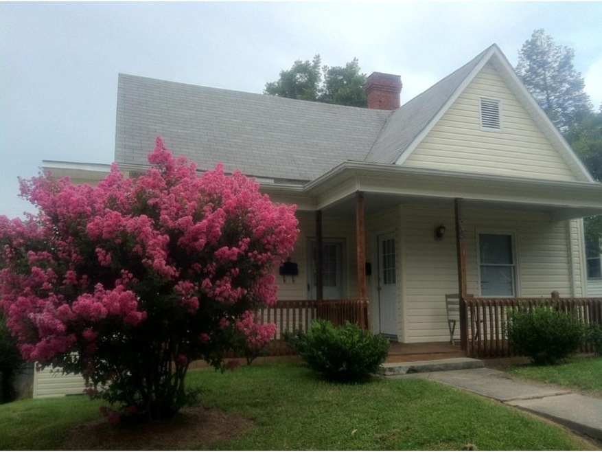 109 W Pine St unit 1/2, Johnson City, TN 37604 - photo 1