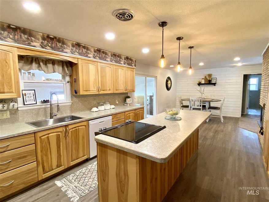 516 Cedar Dr, Burley, ID 83318 - photo 1