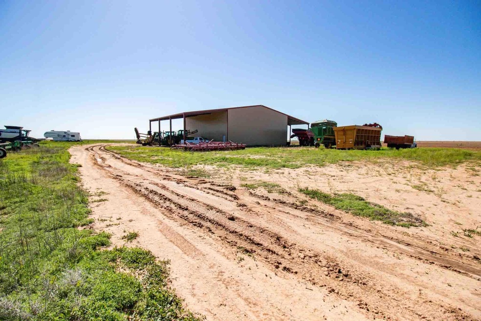 FM_1881_Happy_Farm-2