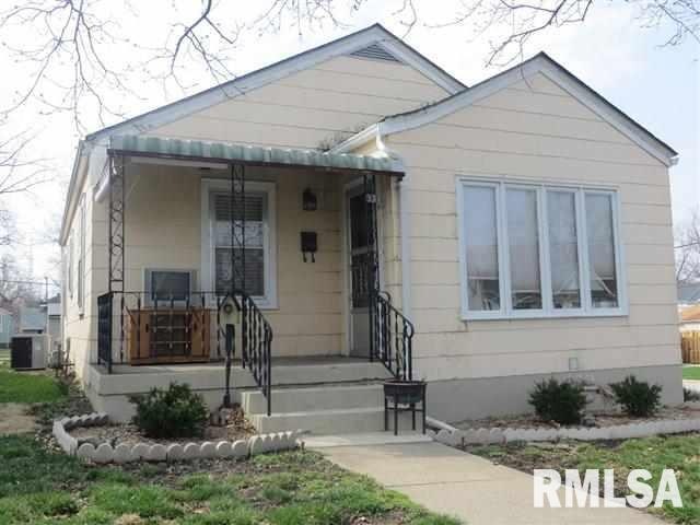 331 7th St, Lincoln, IL 62656 - photo 1