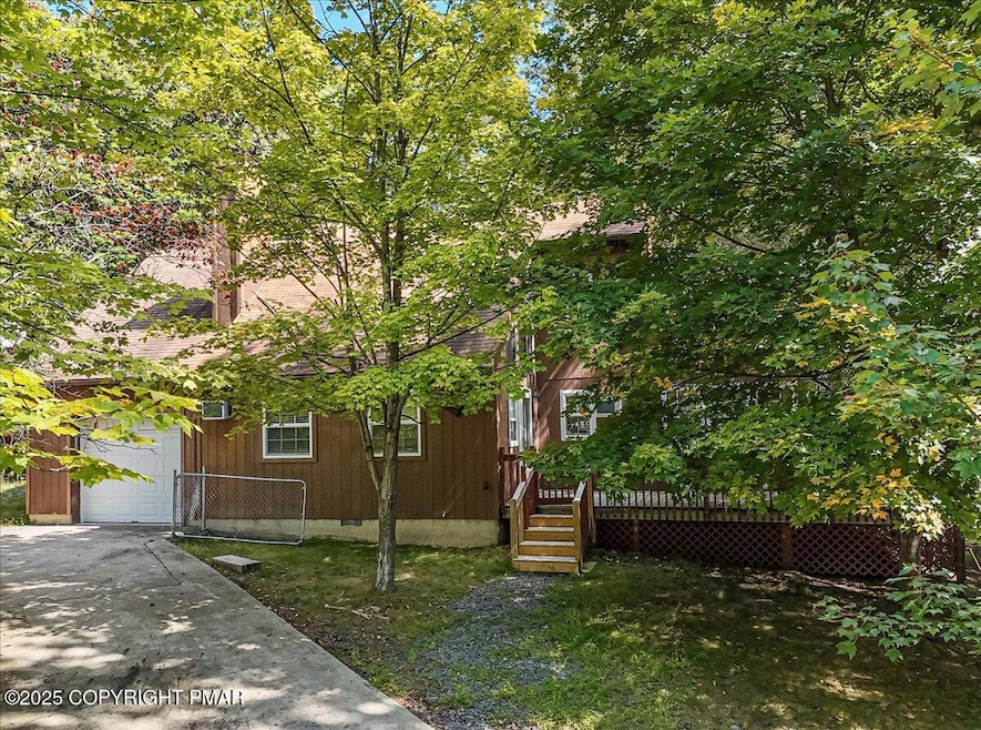 153 Segatti Cir, Bushkill, PA 18324 - photo 1