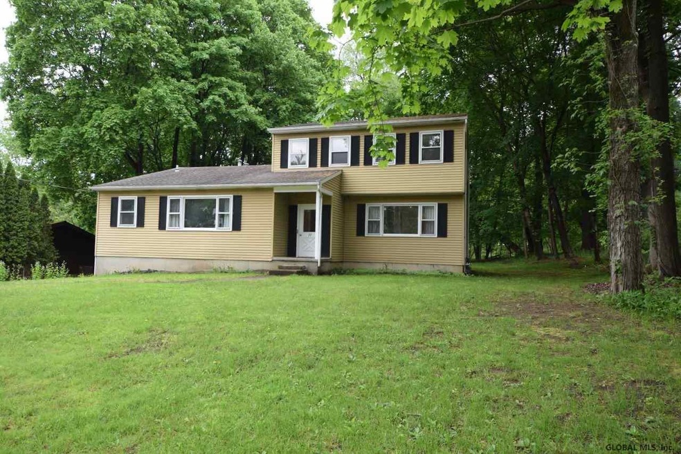 77 Mccormack Rd unit A, Slingerlands, NY 12159 - photo 1