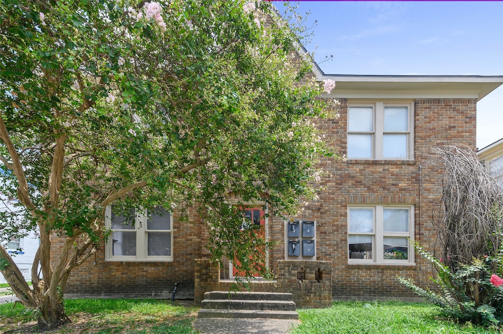 419 W Polk St unit 2, Houston, TX 77019 - photo 1