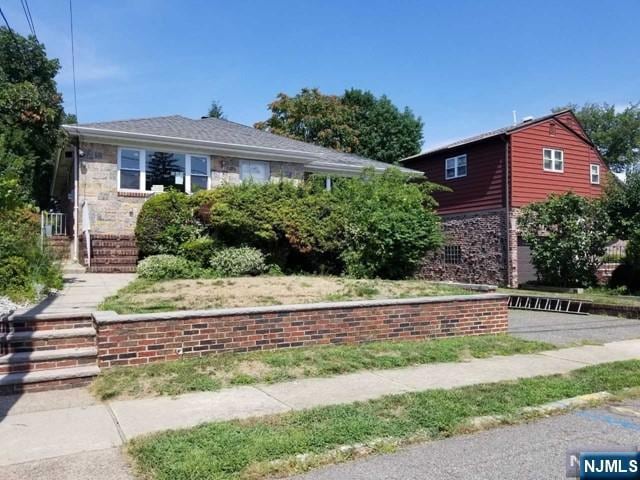 229 Mohegan Way, Fort Lee, NJ 07024 - photo 1