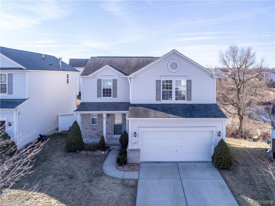 4994 Pond View.jpg