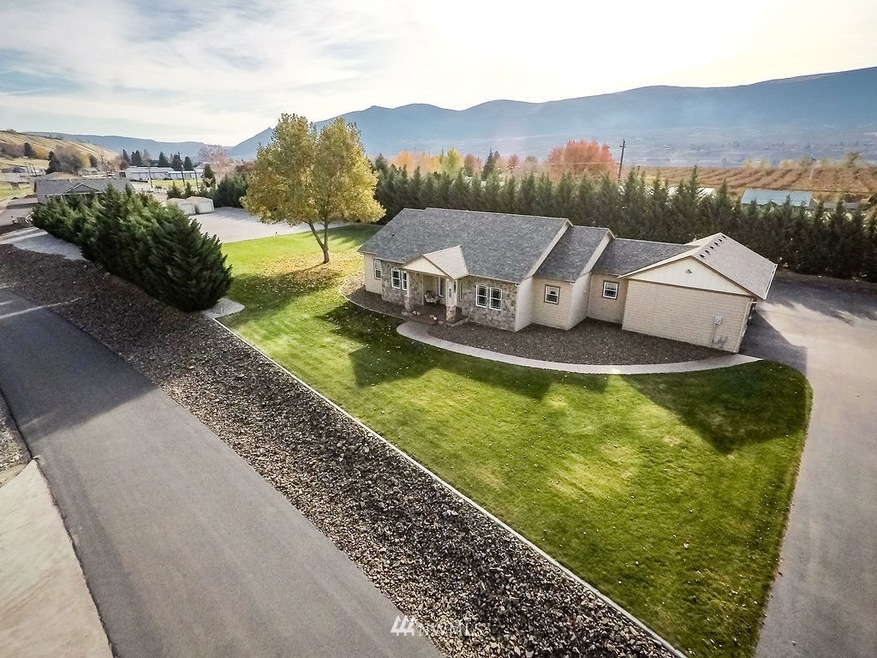 3032 Martin Place, East Wenatchee, WA 98802 - photo 1