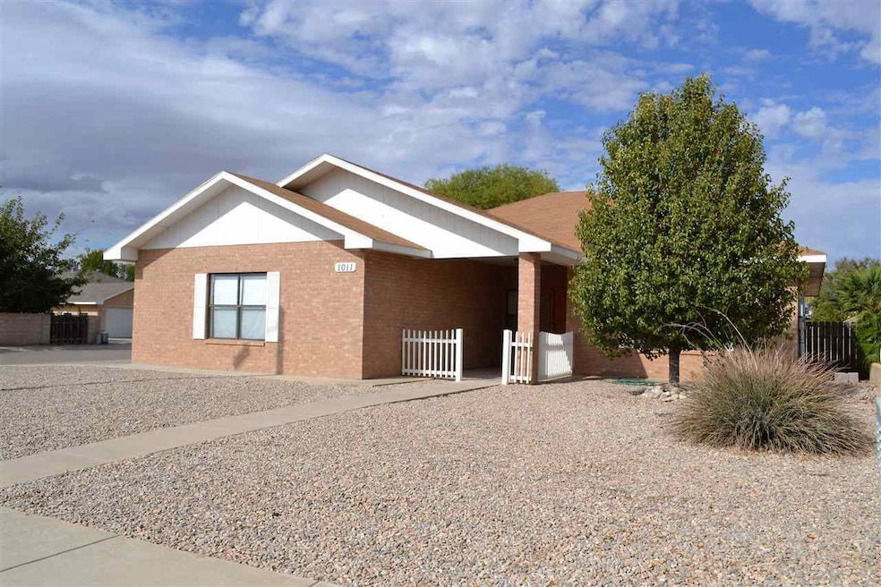 1011 Mimosa Ave unit 2, Alamogordo, NM 88310 - photo 1