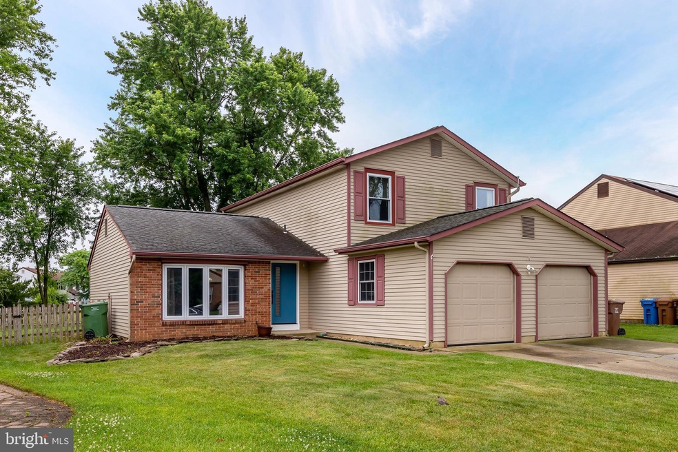 125 Robins Run E, Swedesboro, NJ 08085 - photo 1