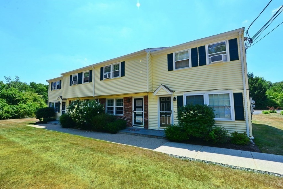 4 George St unit 3, Plainville, MA 02762 - photo 1