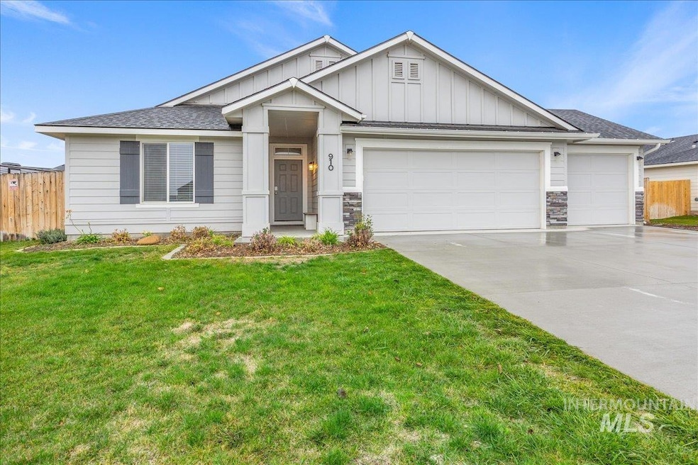 For Sale $389,000 • Co-Listing Agent