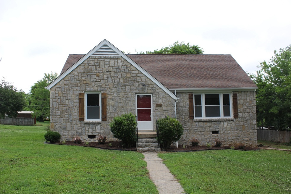 Welcome to 754 Maple St. Lewisburg, TN